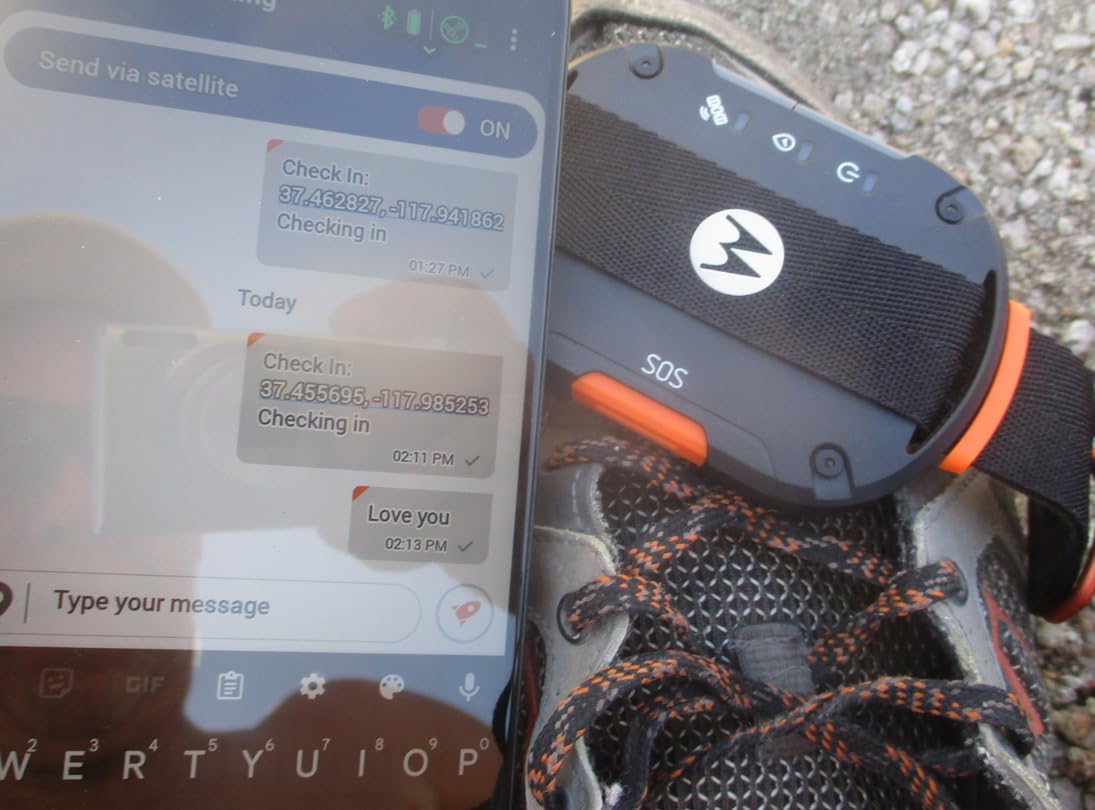 Motorola Defy Satellite Link - Rugged Handheld GPS Communicator, Two-Way Global SMS Text Messenger, Emergency SOS Alerting - Android iOS Compatible customer photo 2