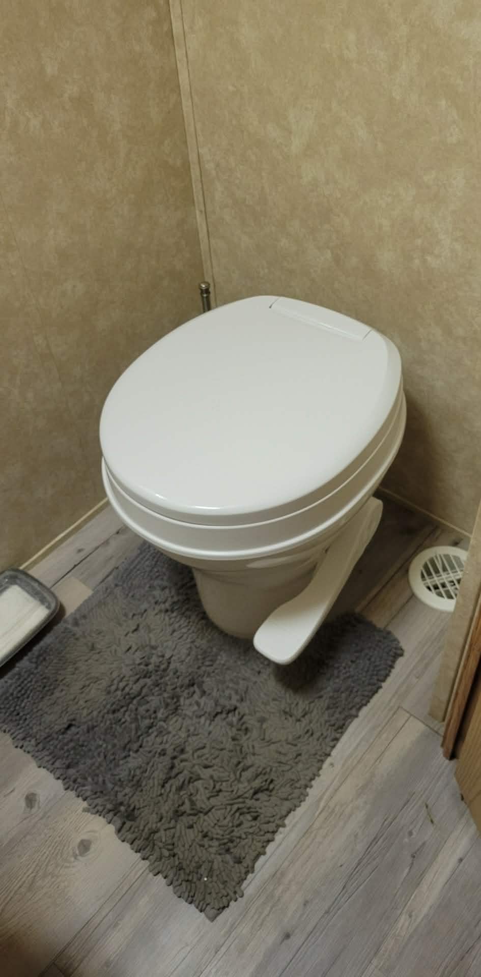 SEAFLO RV Toilet – 18.4