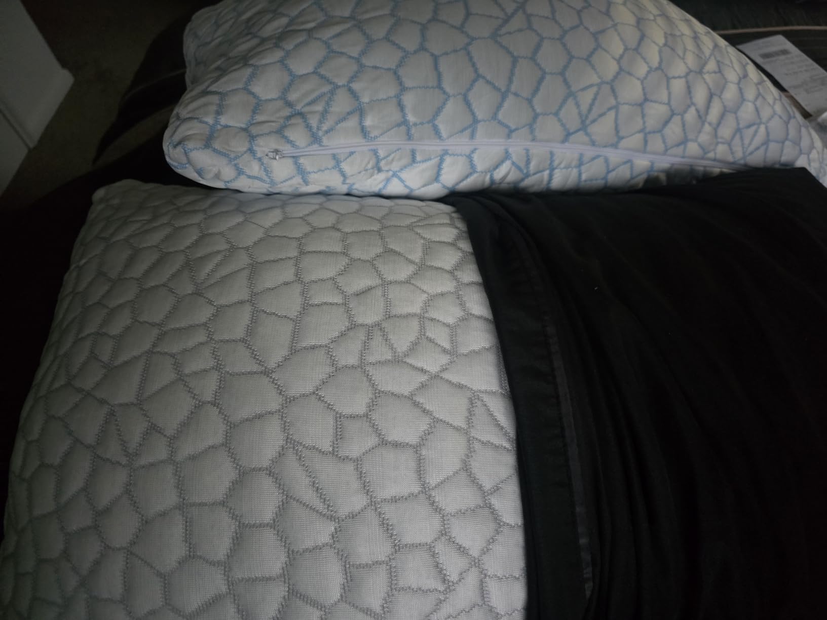 QUTOOL Cooling Pillow for Sleeping, CertiPUR-US Shredded Memory Foam Camping Pillow Set of 1, Backpacking for Hiking Gear, Portable Pillow with Travel Storage Bag, Soft Yet Support,White customer photo 2