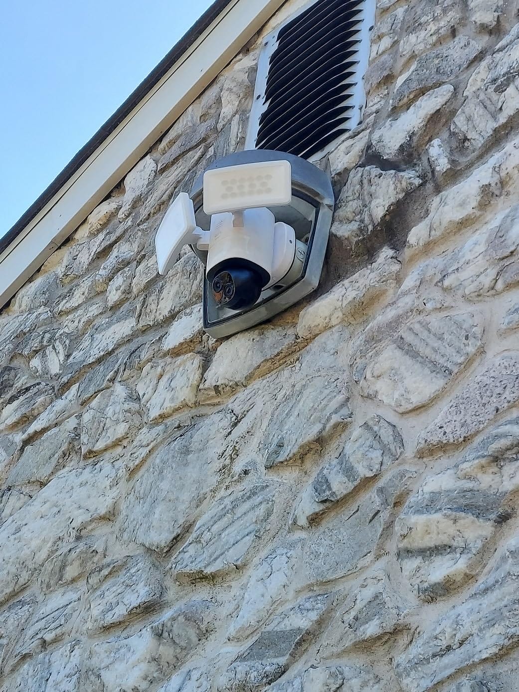 eufy Security Floodlight Camera E340, Dual-Lens, 360° Coverage, 8X Zoom customer photo 1