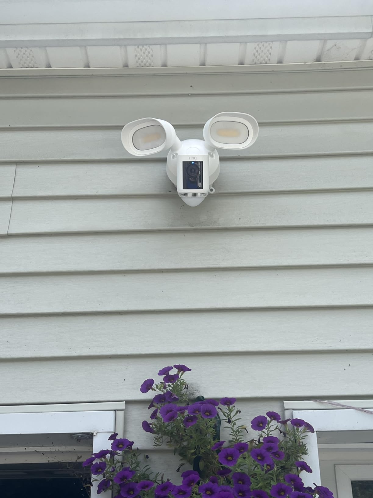Ring Floodlight Cam Wired Pro, Home or business security, Retinal 2K Video, Color Night Vision and Two-Way Talk with Audio+, White customer photo 2
