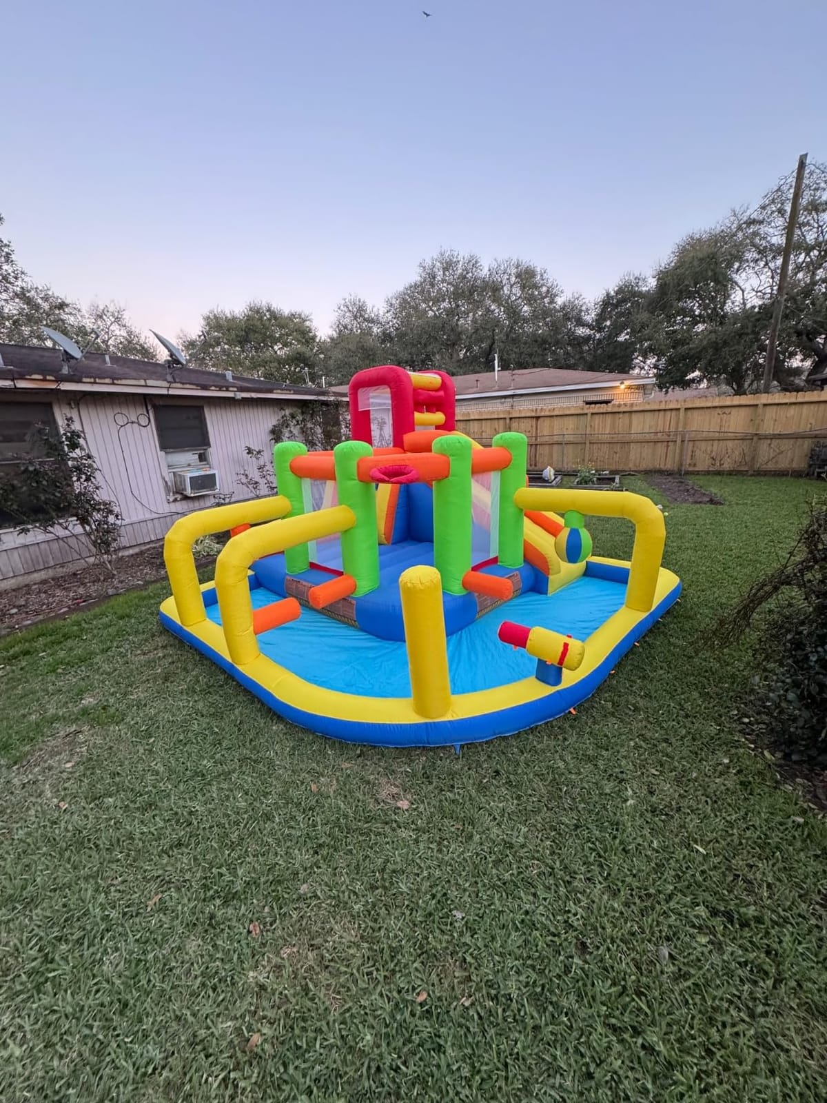 Umbalir 9-in-1 Inflatable Obstacle Bounce House with Water Slide customer photo 1