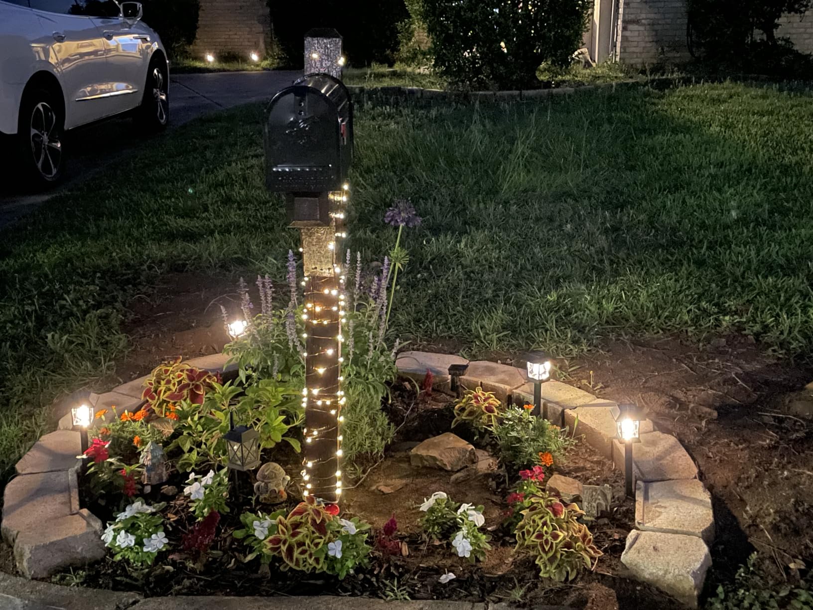 Greluna Solar Lights Outdoor,12 Pack 3000K Waterproof Auto On/Off Solar Pathway Lights for Your Garden, Landscape, Path, Yard, Patio, Driveway,Walkway Decor customer photo 1