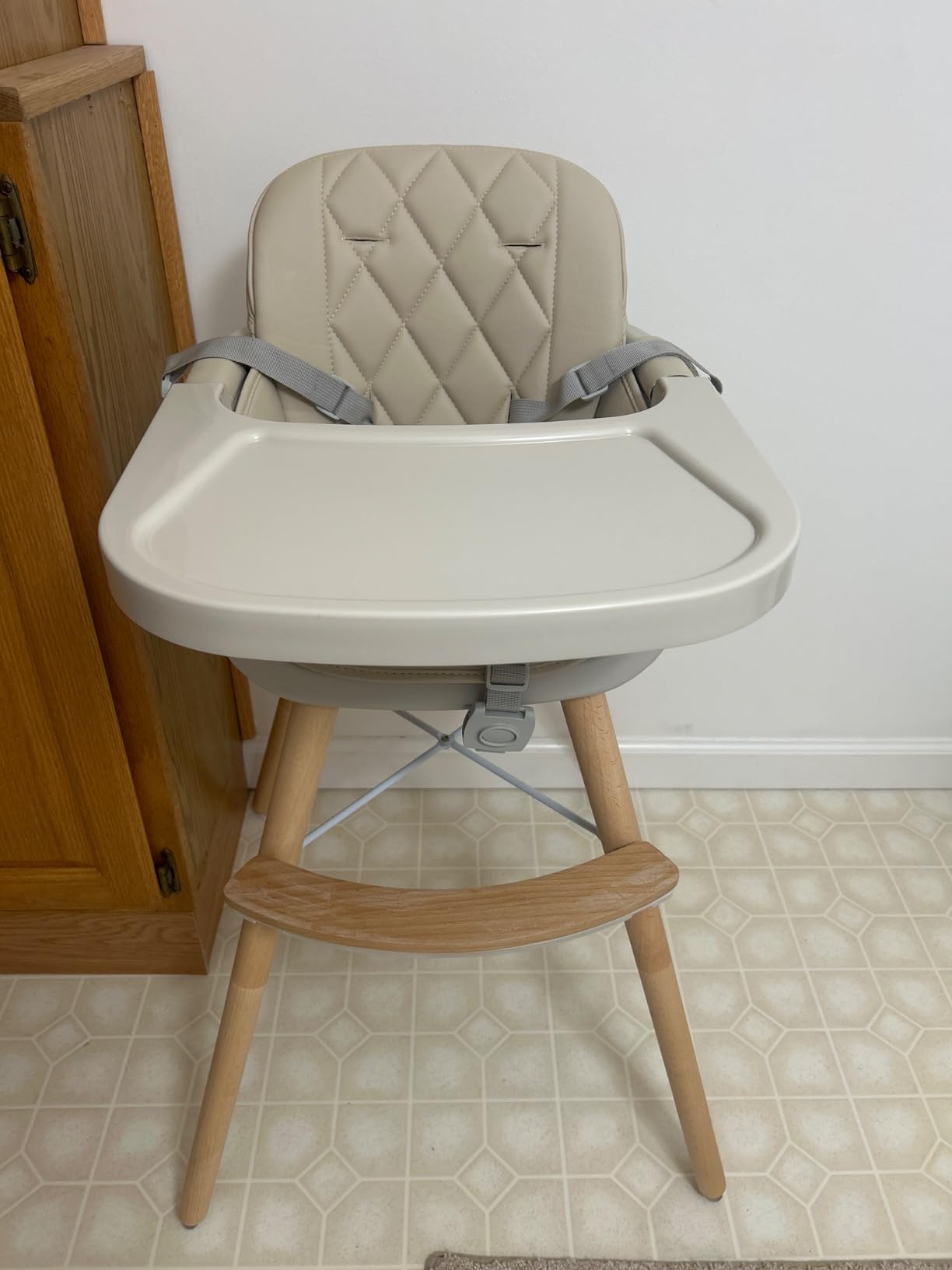 Mallify 3-in-1 Wooden High Chair, Convertible High Chairs for Babies and Toddlers, Baby Highchair with Adjustable Legs & Dishwasher-Safe Tray, Sleek Hardwood & Premium PU Cushion, Beige customer photo 2