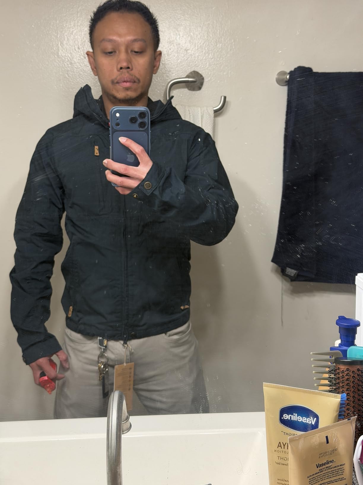 Fjällräven Sten Men's Shell Jacket - Water and Wind Resistant, Breathable, Durable Fabric - Hiking, Trekking, Camping customer photo 1