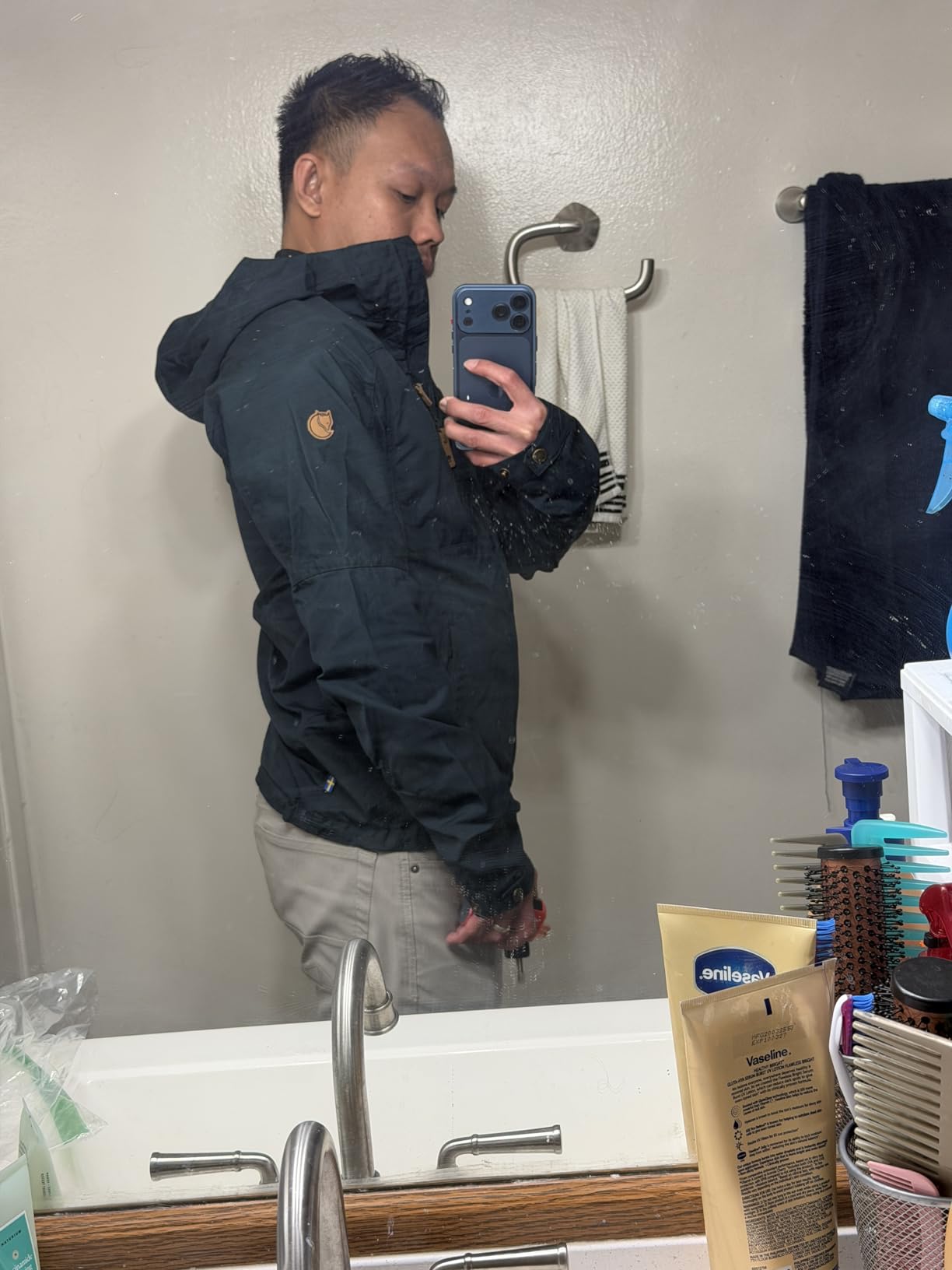 Fjällräven Sten Men's Shell Jacket - Water and Wind Resistant, Breathable, Durable Fabric - Hiking, Trekking, Camping customer photo 2