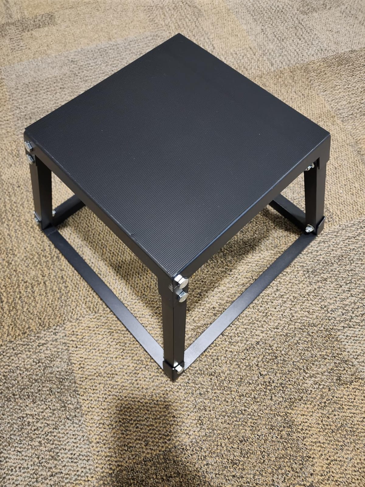 VEVOR Plyometric Jump Box, 18 Inch Plyo Box, Steel Plyometric Platform and Jumping Agility Box, Anti-Slip Fitness Exercise Step Up Box for Home Gym Training, Conditioning Strength Training customer photo 1