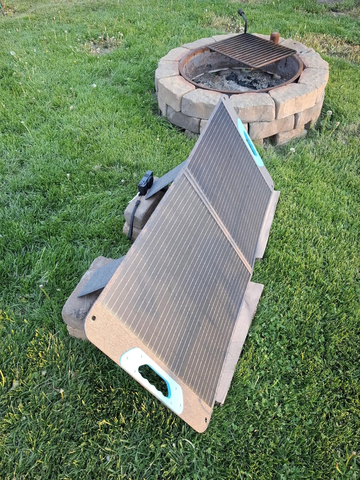 Renogy 100W Portable Solar Panel for Power Stations, 25% High Efficiency customer photo 2