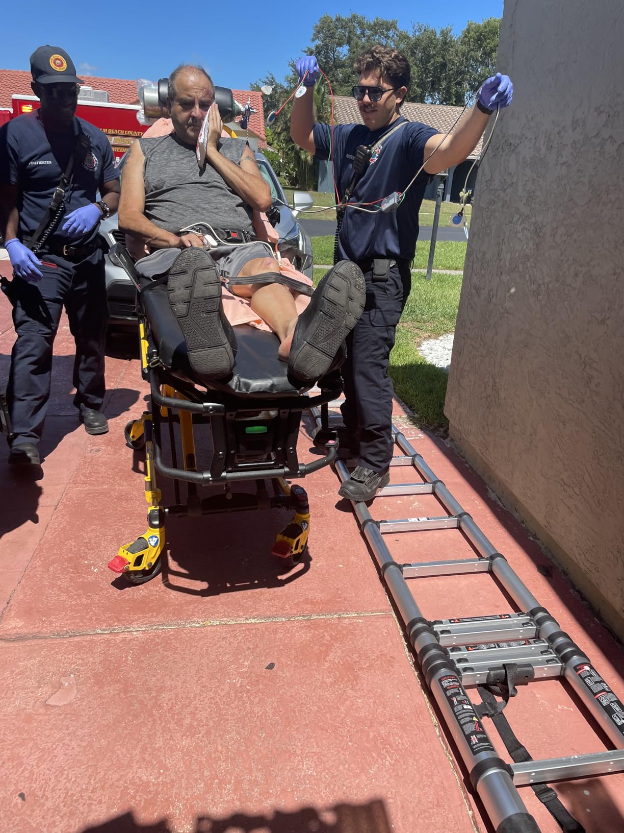 Telescoping Ladder,12.5 FT Extension Ladder, Heavy Duty 330lbs Max Capacity customer photo 2