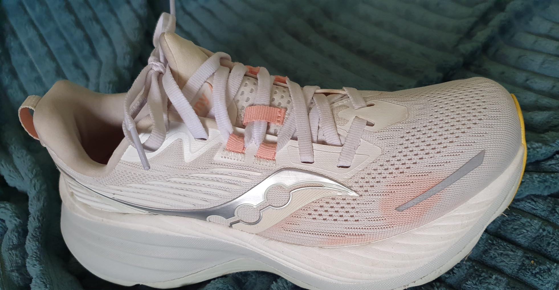 Saucony Women's Hurricane 24 Sneaker customer photo 2
