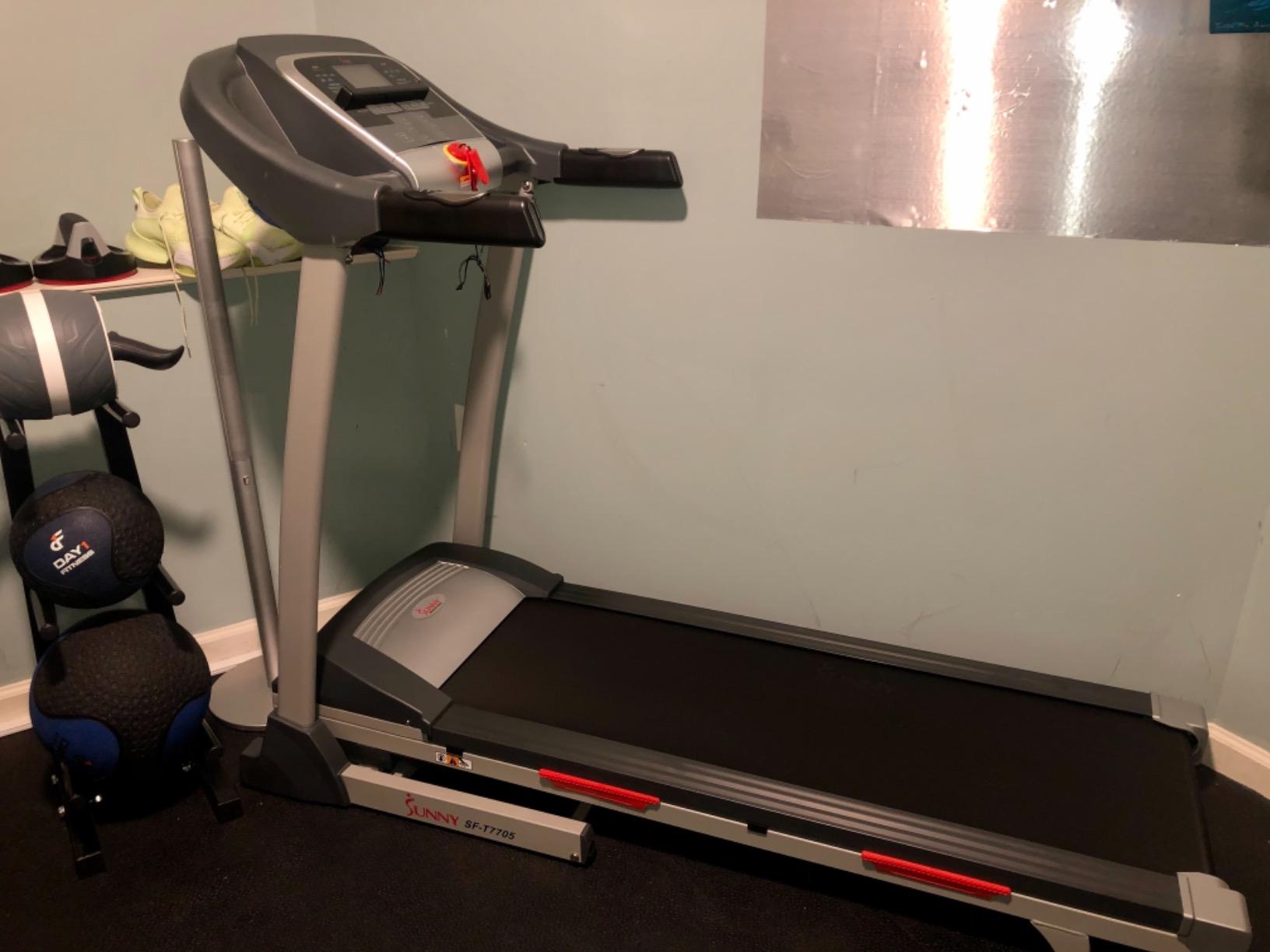 Sunny Health & Fitness Manual Walking Treadmill, Non-Electric, Foldable & Compact Design, Quiet Tread Pad, Transportation Wheels, Non-Slip Handlebars, Digital Monitor for Apartment, Gym, Home Office customer photo 1