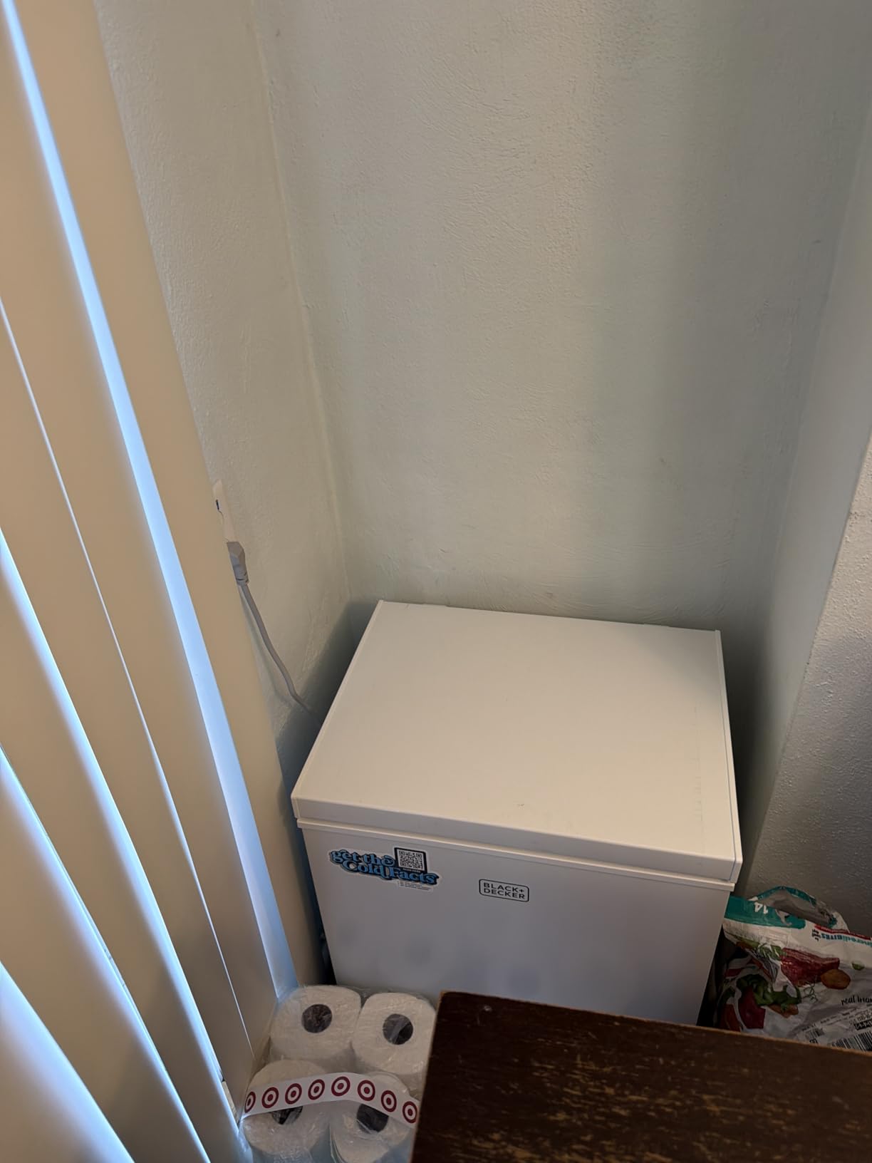 BLACK+DECKER 13 Cu. Ft. Chest Freezer, R600a Refrigerant, BCF1300E, White customer photo 1