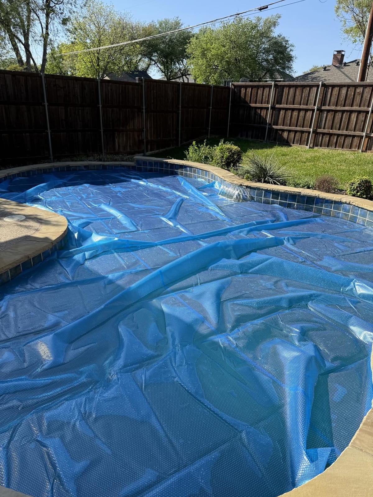 VEVOR Solar Pool Cover, 24 x 12 ft Rectangle Solar Cover 12 mil for Pools, Inground Above Ground Swimming Pool Solar Blanket with Bubble, Heat Retaining Solar Covers Blue customer photo 2