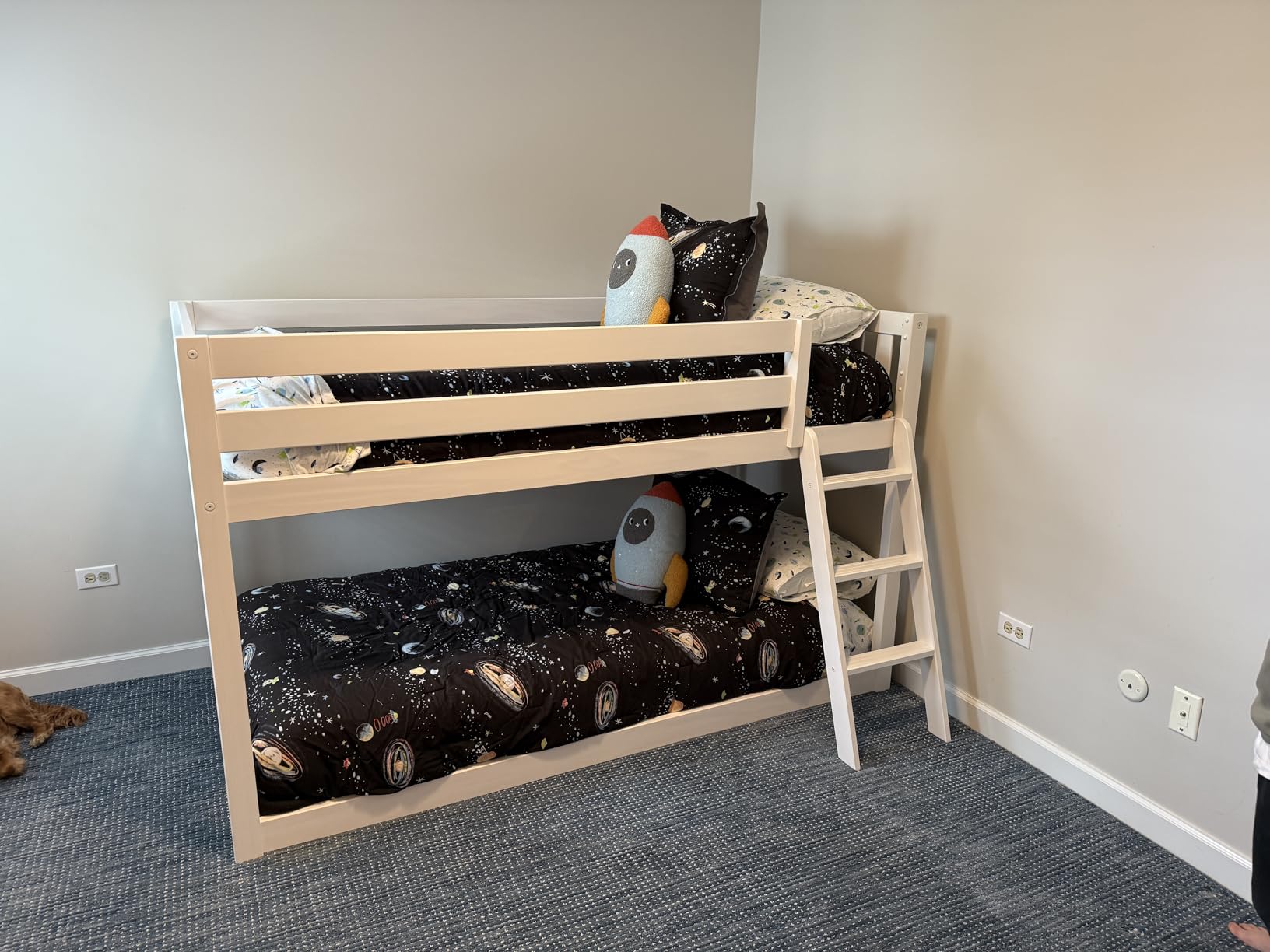 Max & Lily Fundamental Twin Low Bunk Bed, Kids Solid Wood Modern Bed Frame with Strong Wooden Slats, Non-Toxic Finishes, High Weight Capacity, Pecan customer photo 1