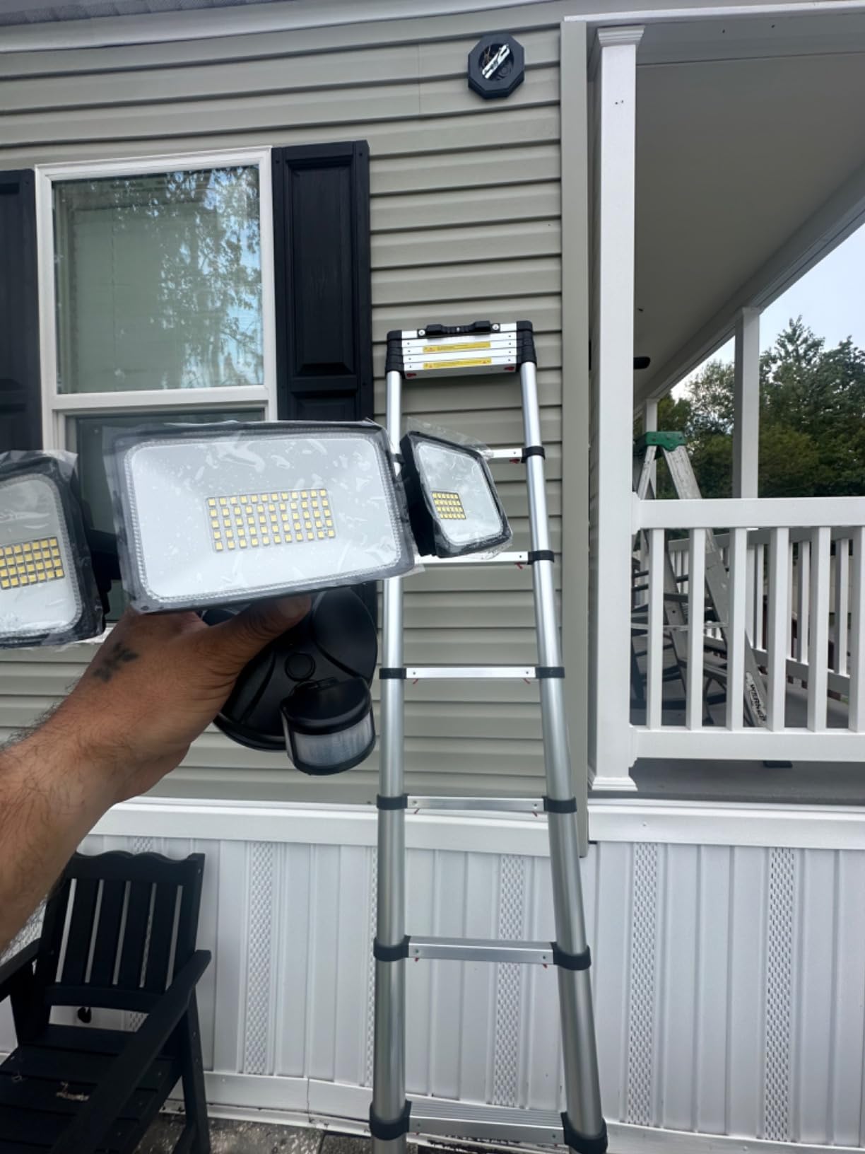 VEVOR Telescoping Ladder 10.5 FT Aluminum Extension Step Multi-Purpose customer photo 2