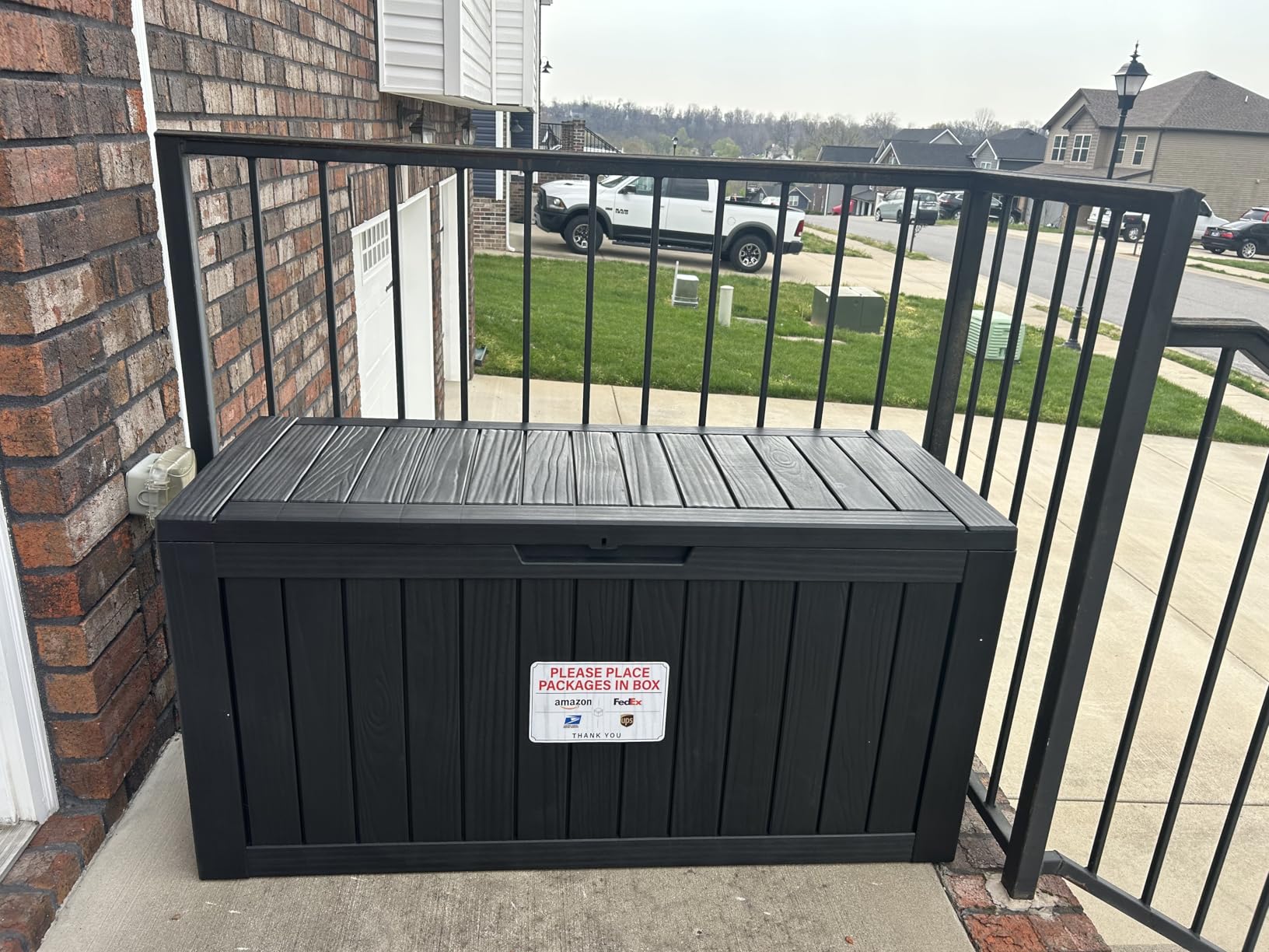 PatioZen 150 Gallon Resin Deck Box, Lockable Patio Outdoor Storage Box for Furniture, Garden Tools and Tools Storage, Waterproof Outside Storage Boxes - Black customer photo 2