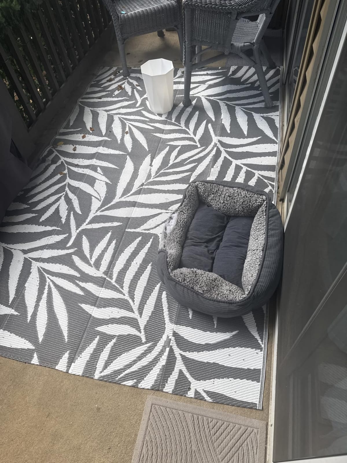 Smiry Outdoor Rug 5x8 ft Waterproof Reversible Boho Mat, Black & Beige customer photo 1