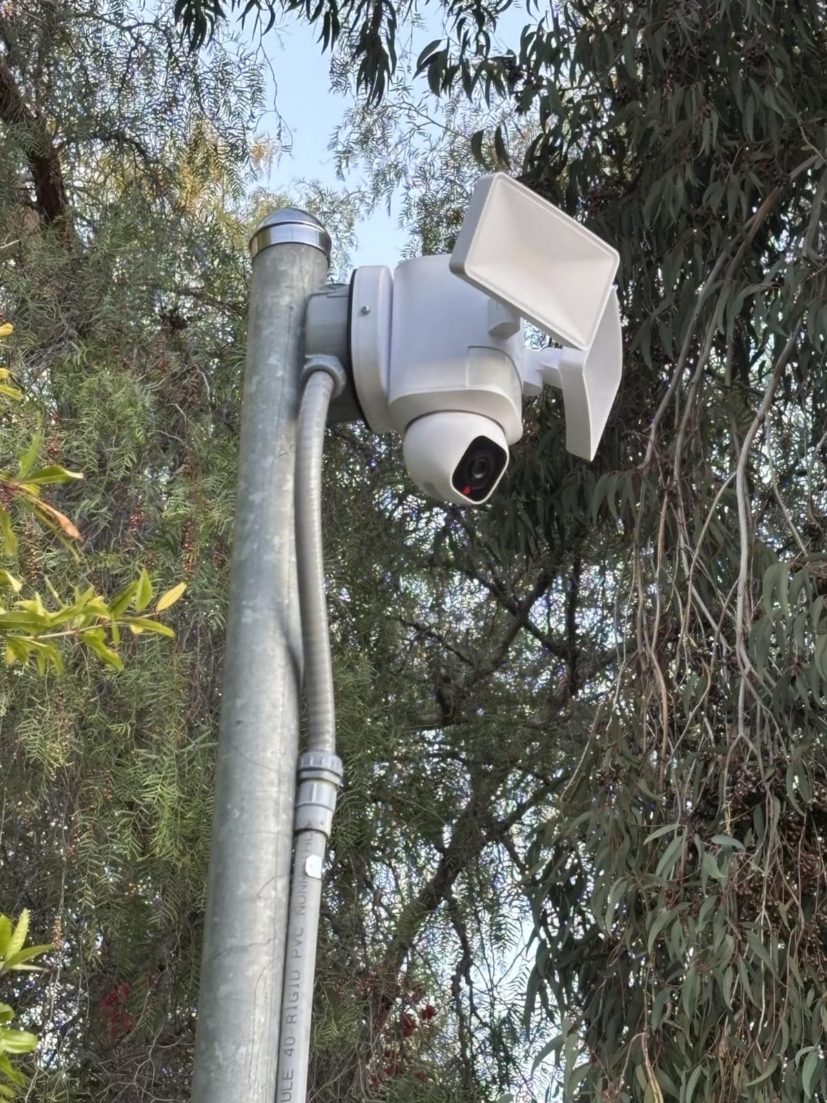 eufy Security Floodlight Camera E30, 2K, AI Detection & Tracking, Outdoor customer photo 2