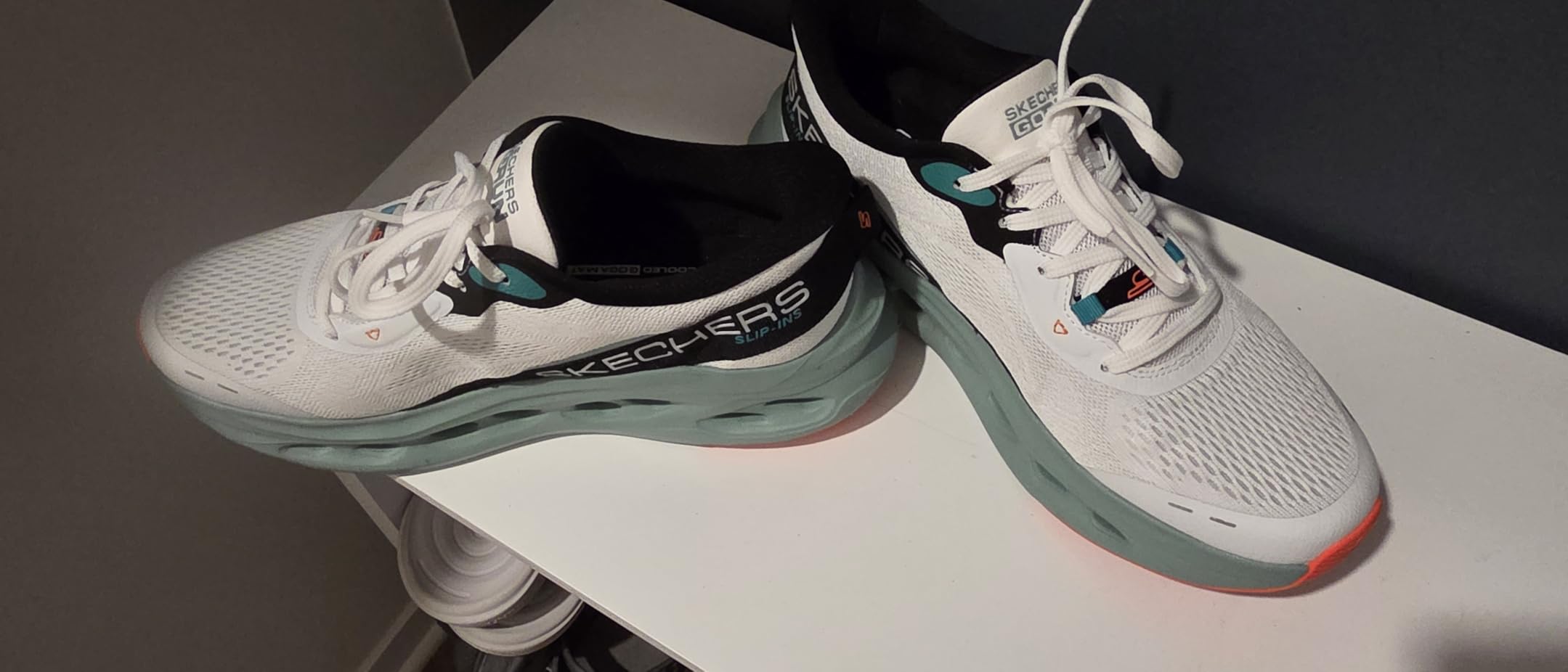 Skechers Men's Max Cushioning Glide Step Advert Hands Free Slip-ins customer photo 1