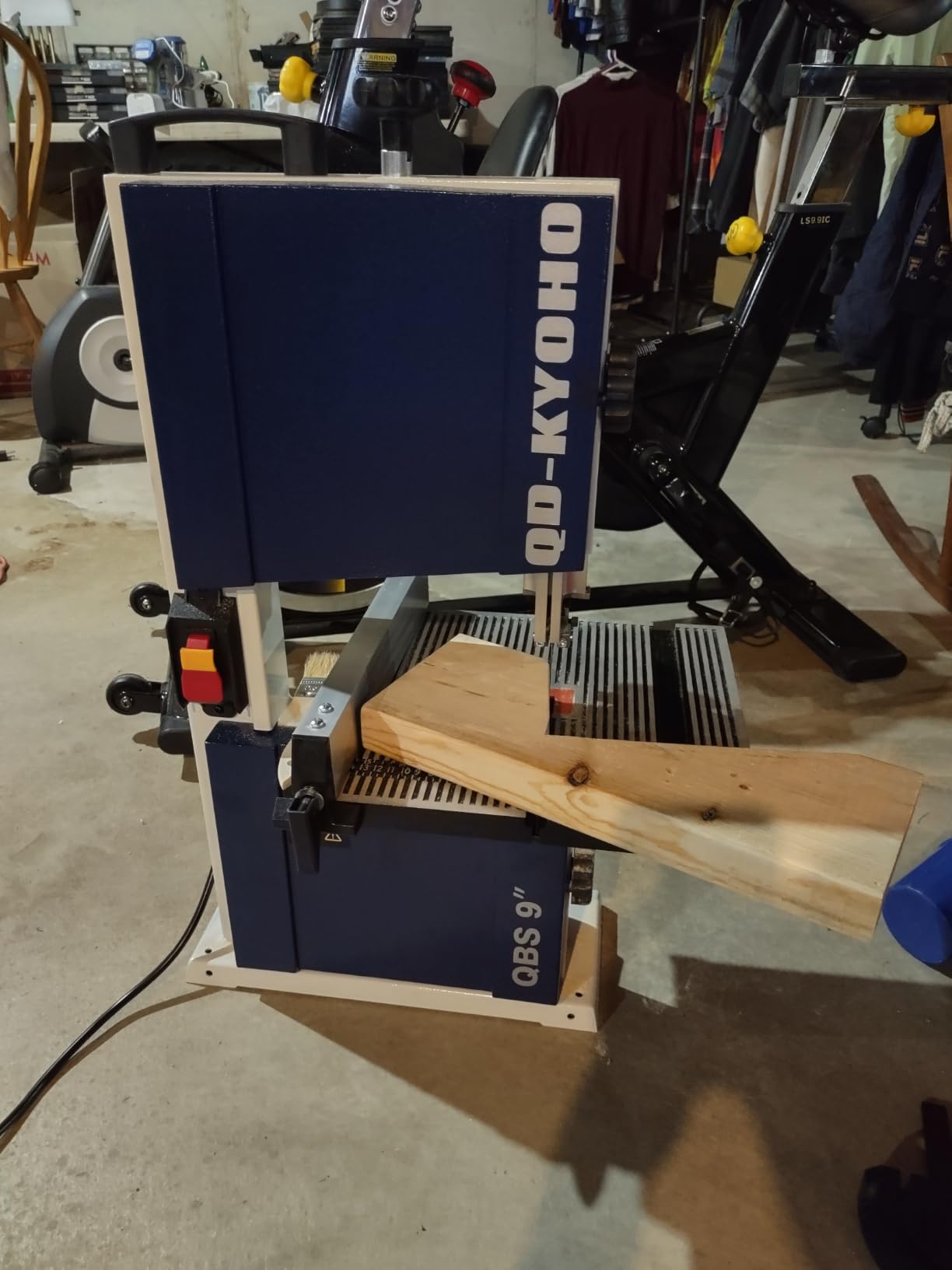 Band Saw, 10-Inch Bandsaw for Woodworking, 1515 & 3280 FPM Dual-Speed Bandsaw, 1/2 HP，120 V 5.3-Amp Motor, Band Saws with Double-Sided Fence Assembly, Steel Bandsaws with Miter Gauge customer photo 1