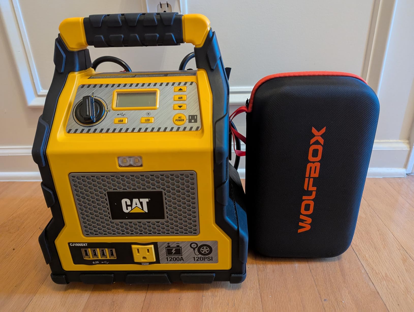 WOLFBOX MV16A 3000A Jump Starter with Air Compressor, 59.2Wh&160PSI Portable Car Battery Jump Starter with 65W Fast Charging, 12V Battery Pack (8L Gas 6L Diesel) with Boost, Light and Jumper Cables customer photo 2