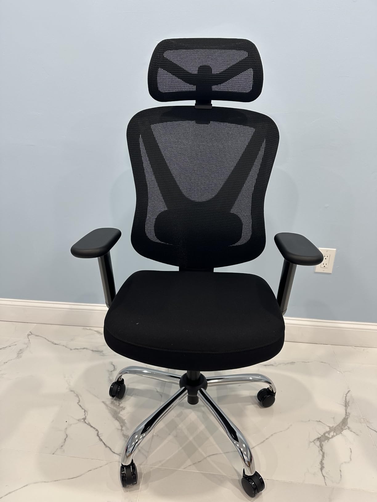 HOLLUDLE Ergonomic Mesh Office Chair - 3D Adjustable Lumbar Support & 3D Armrests, V-Shaped Back, Adjustable Desk Chair for Office & Home, White customer photo 1