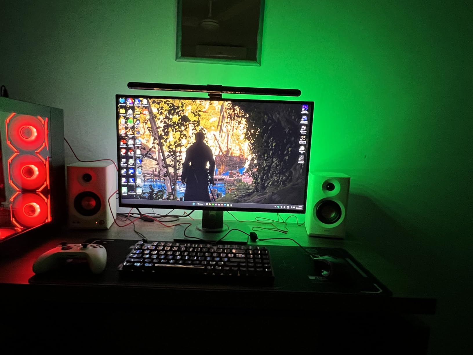 Edifier MR3 Powered Studio Monitor Speakers, Hi-Res Audio Certified Bluetooth V5.4 Active Bookshelf Loudspeakers, 2.0 Computer Speaker with Headphone Output RCA AUX Balanced TRS Input - Black (Pair) customer photo 1
