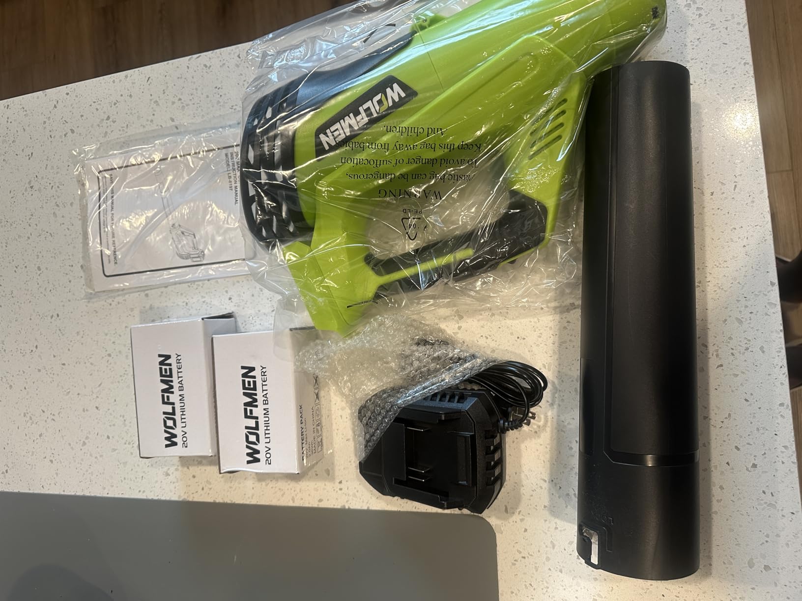 Leaf Blower, Electric Leaf Blower Cordless with 2 Batteries and Charger, 2 Speed Mode, Lightweight Cordless Leaf Blowers for Lawn Care, Blowing Leaves, Patio Cleaning and Dust, Green customer photo 1