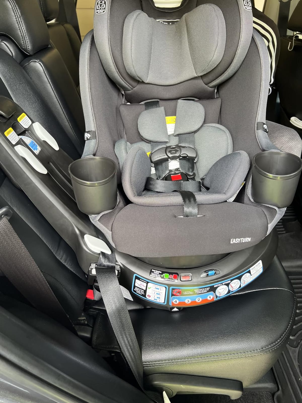 Graco EasyTurn 360 2-in-1 Rotating Convertible Car Seat, Cyran customer photo 2