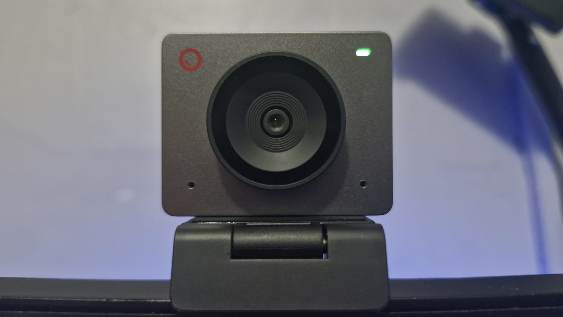 OBSBOT Meet SE 1080P 100FPS Webcam for PC, AI Framing Streaming Camera customer photo 2