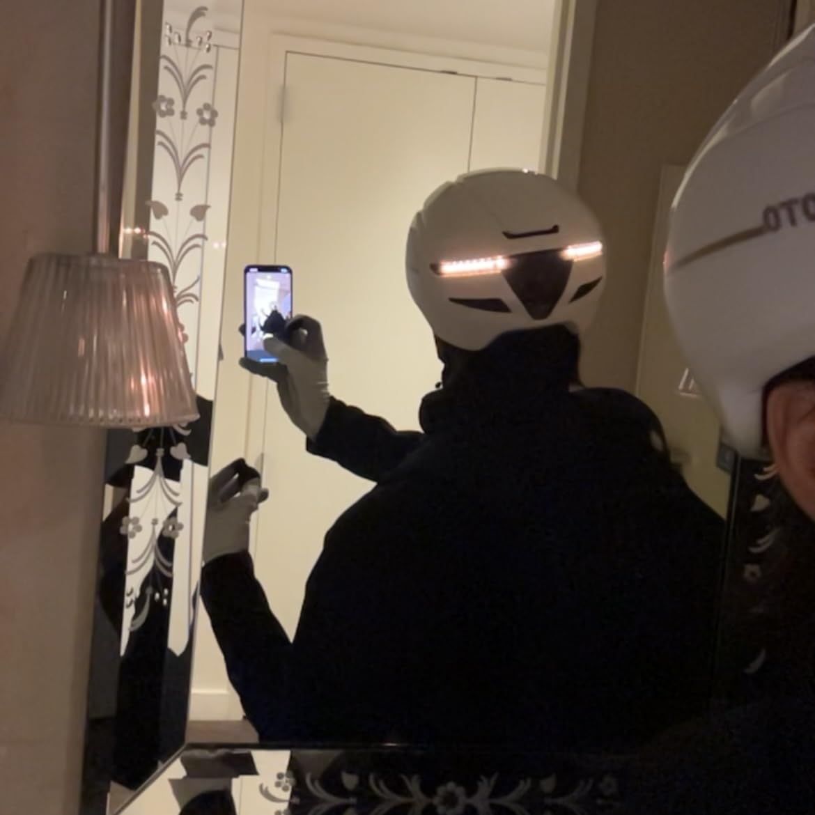 Favoto Ebike Helmet with Light for Adult Men Women Commuting & Road Cycling | Meets NTA 8776, CPSC, CE Standards, Rechargeable Turn Signals with Remote, Magnetic Buckle, Adjustable Size L (59-61cm) customer photo 1