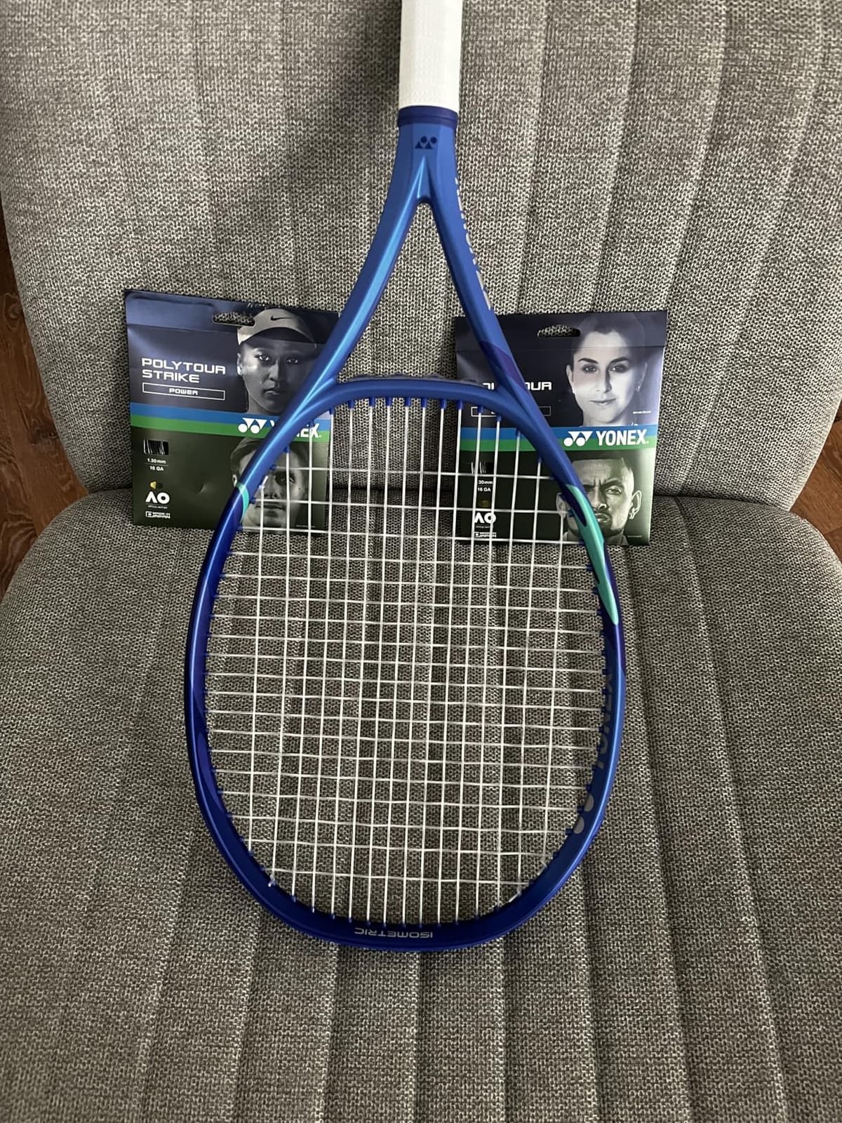 YONEX Unisex EZONE 98 Blast Blue Racquet customer photo 1