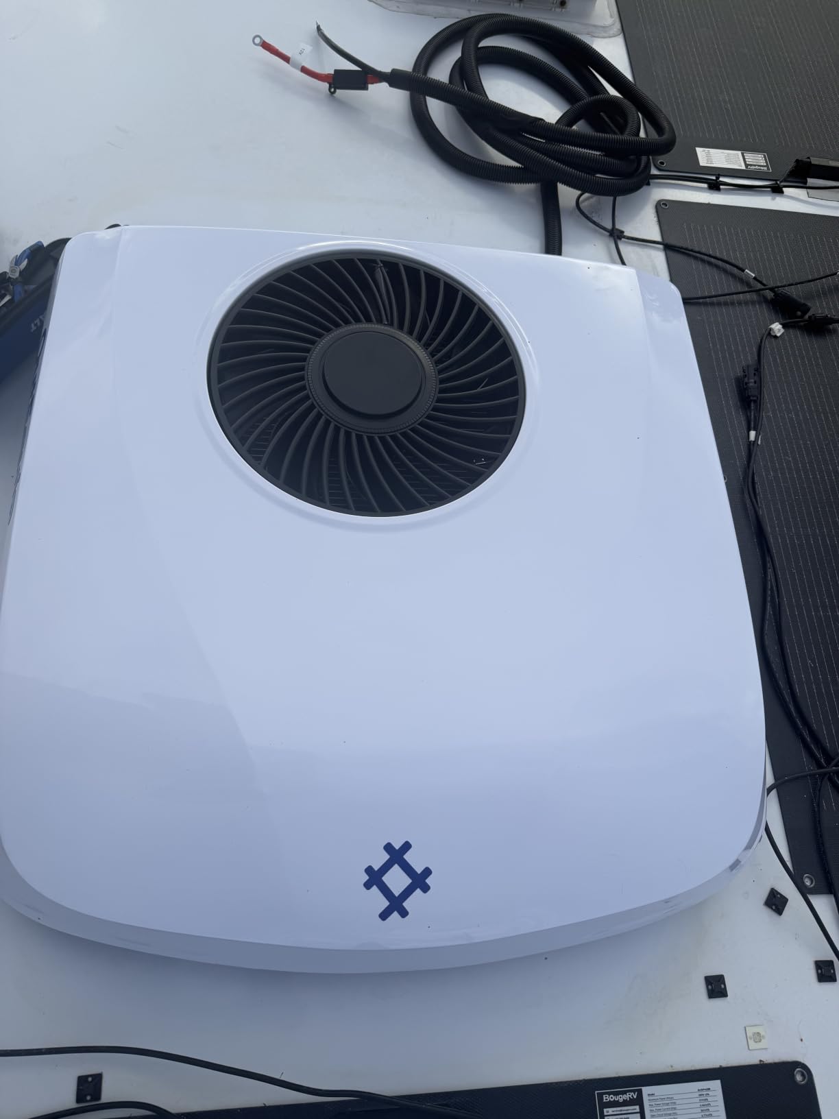 RV Air Conditioner, 12V 10000 BTU Rooftop Air Conditioner for RVs, Trucks, Vans, Campers, Tractor, Low Profile Quiet AC Unit(w/heater) customer photo 1