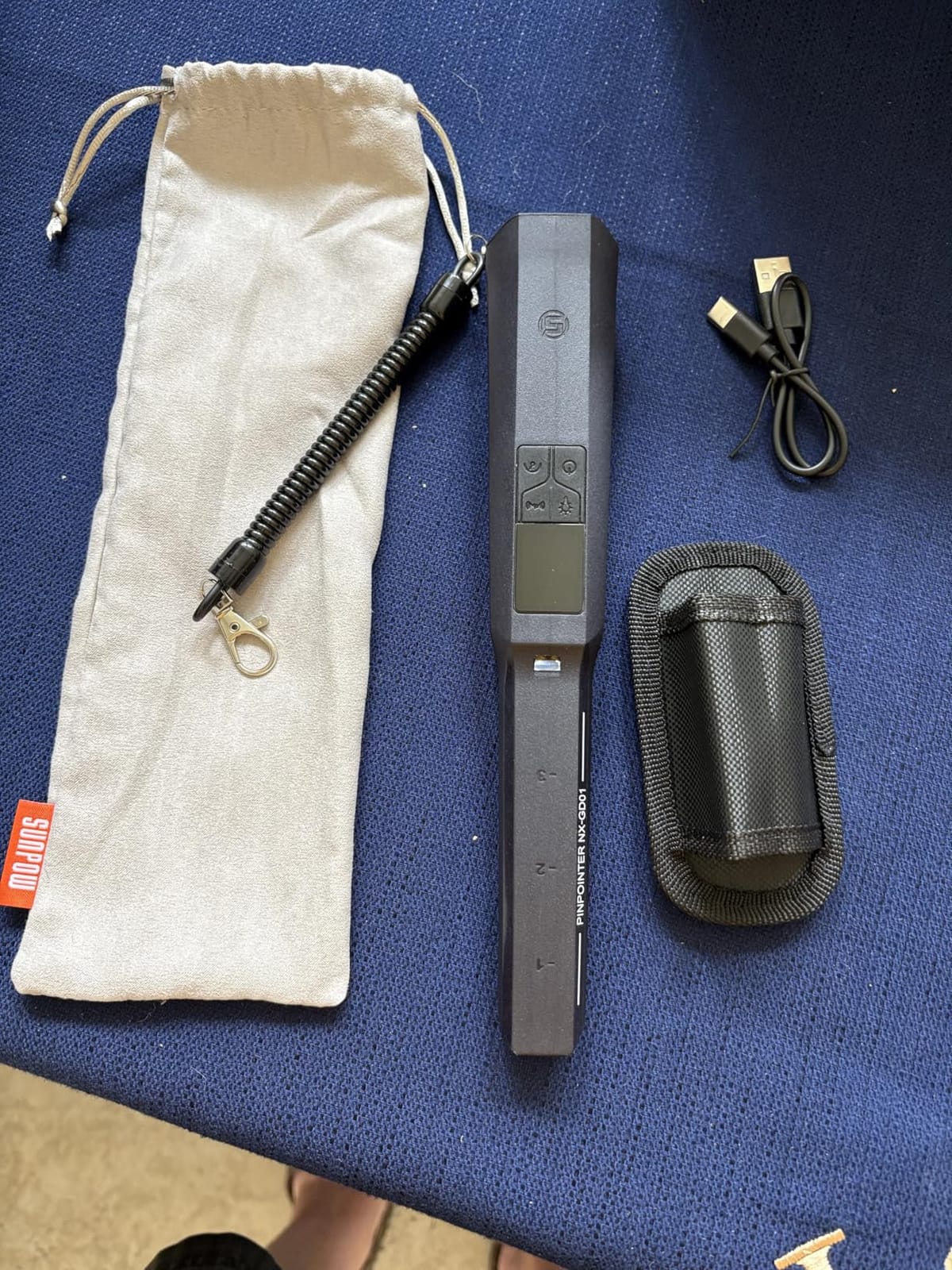 SUNPOW Metal Detector Pinpointer Rechargeable with LCD Screen – Adjustable Sensitivity, 4 Modes, IP68 Waterproof Handheld Metal Detector Wand for Adults & Kids – GD01 customer photo 2