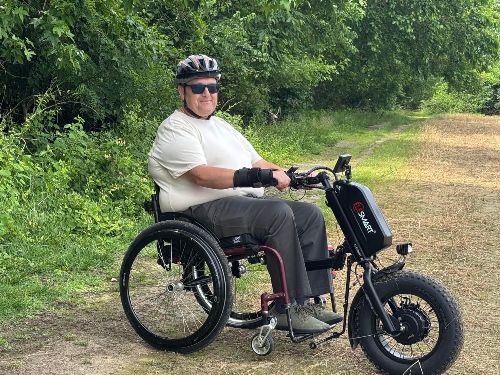A8 Electric Handcycle Wheelchair Power Attachment, Wheelchair Motor Attachment for Manual to Electric Upgrade, 15 Ah, 48V 1000W, Center Connection, Black customer photo 2