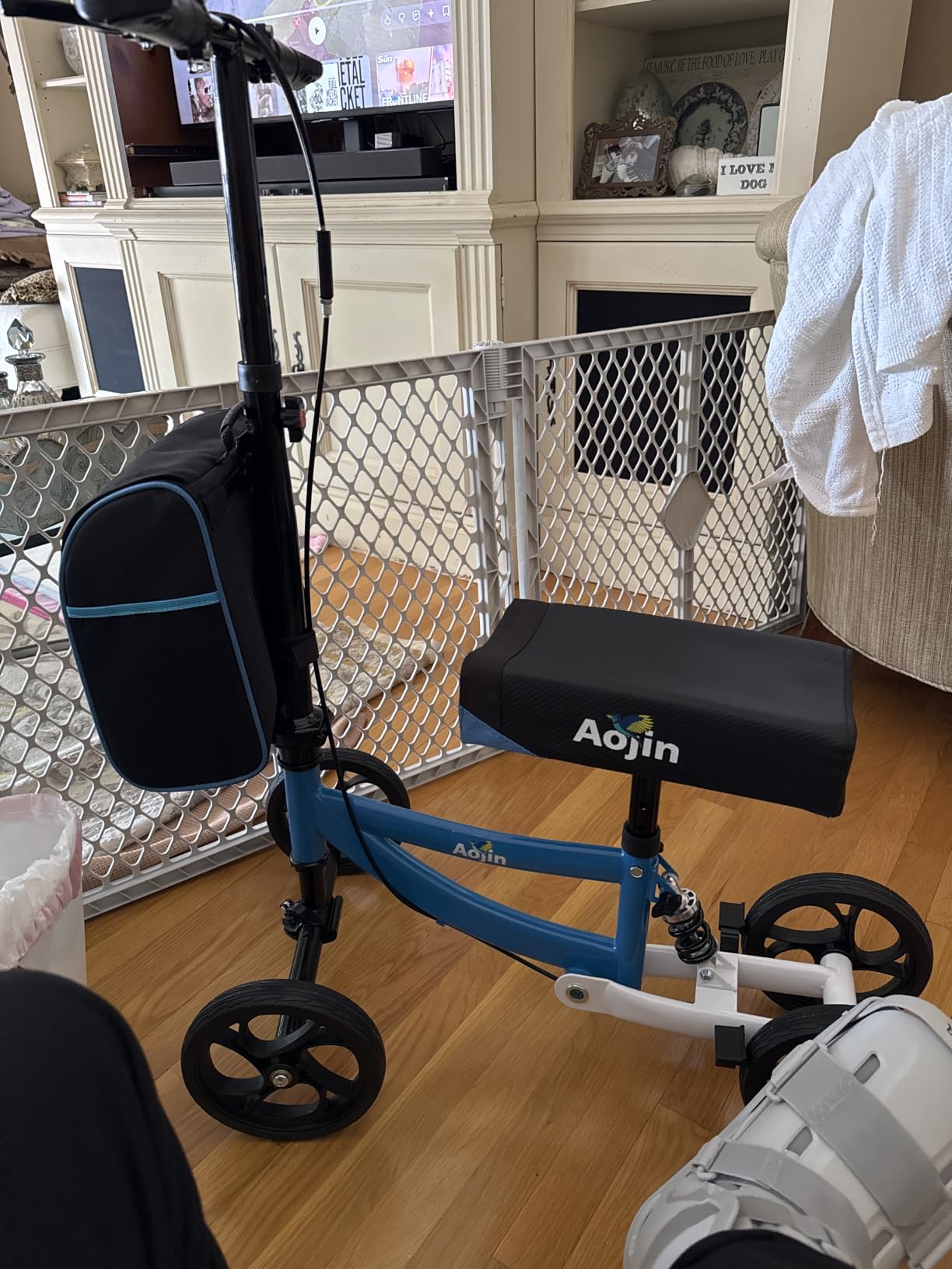 Aojin Knee Scooter for Adults for Foot Injuries, Storage Bag, 8'' Wheels customer photo 2