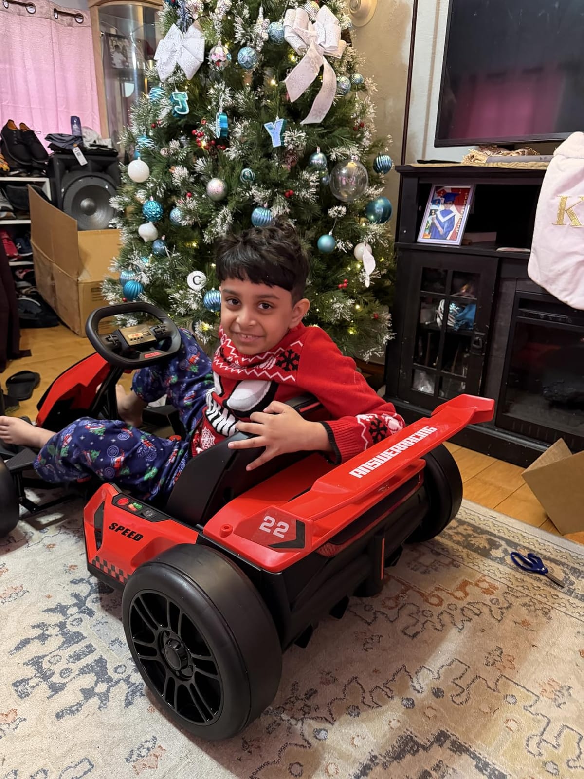 Hikole 24V Electric Go Kart for Kids Ages 6-14, Red customer photo 1