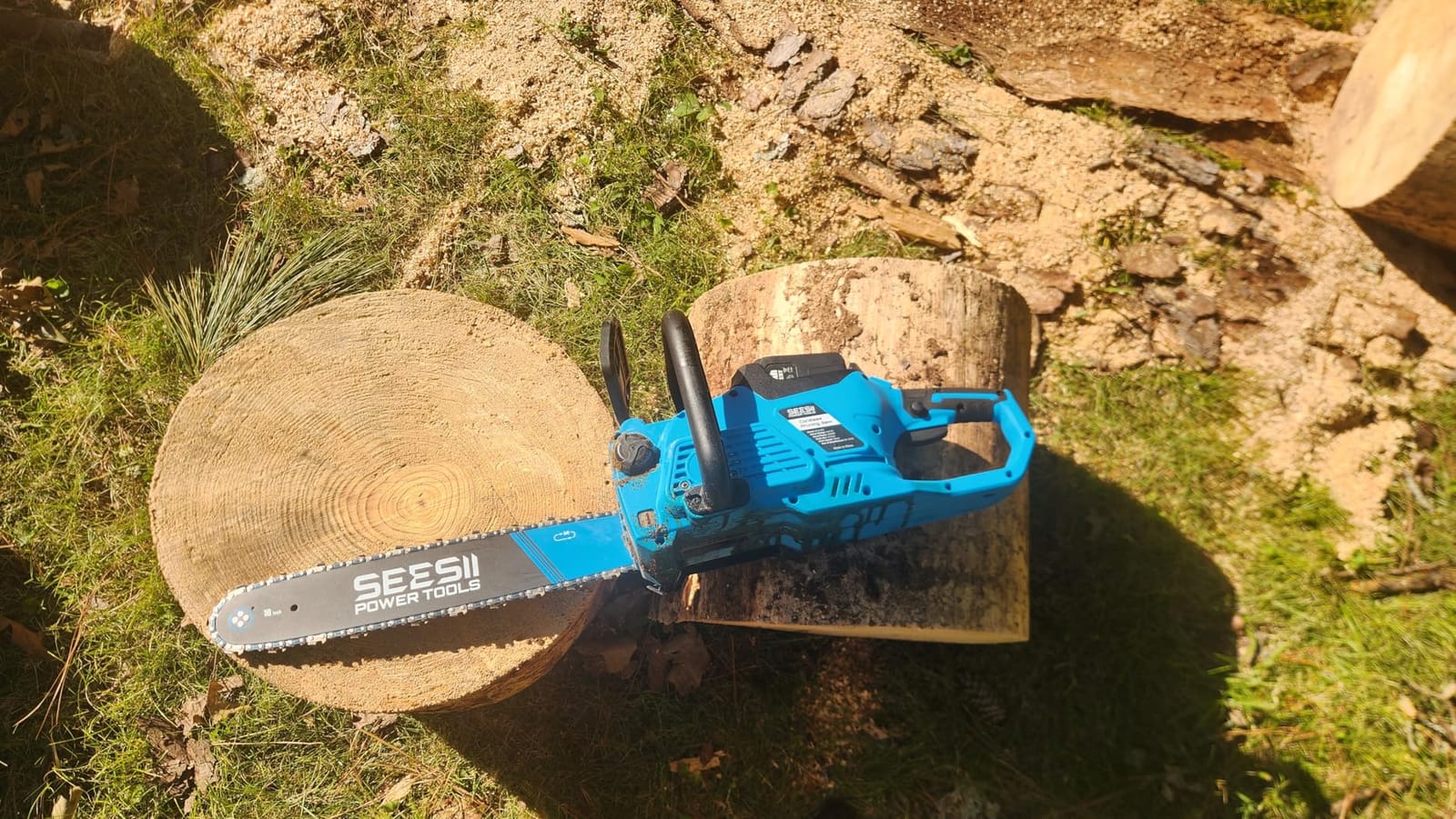 SEESII 40V 16-Inch Cordless Electric Chainsaw,2000W Brushless Chain Saw customer photo 2