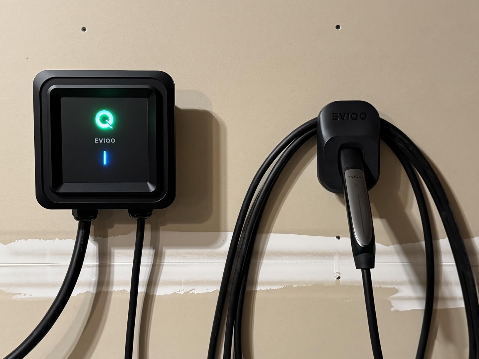 EVIQO Level 2 EV Charger NACS 40A NEMA 14-50 - 240V Wall Charging Station customer photo 2