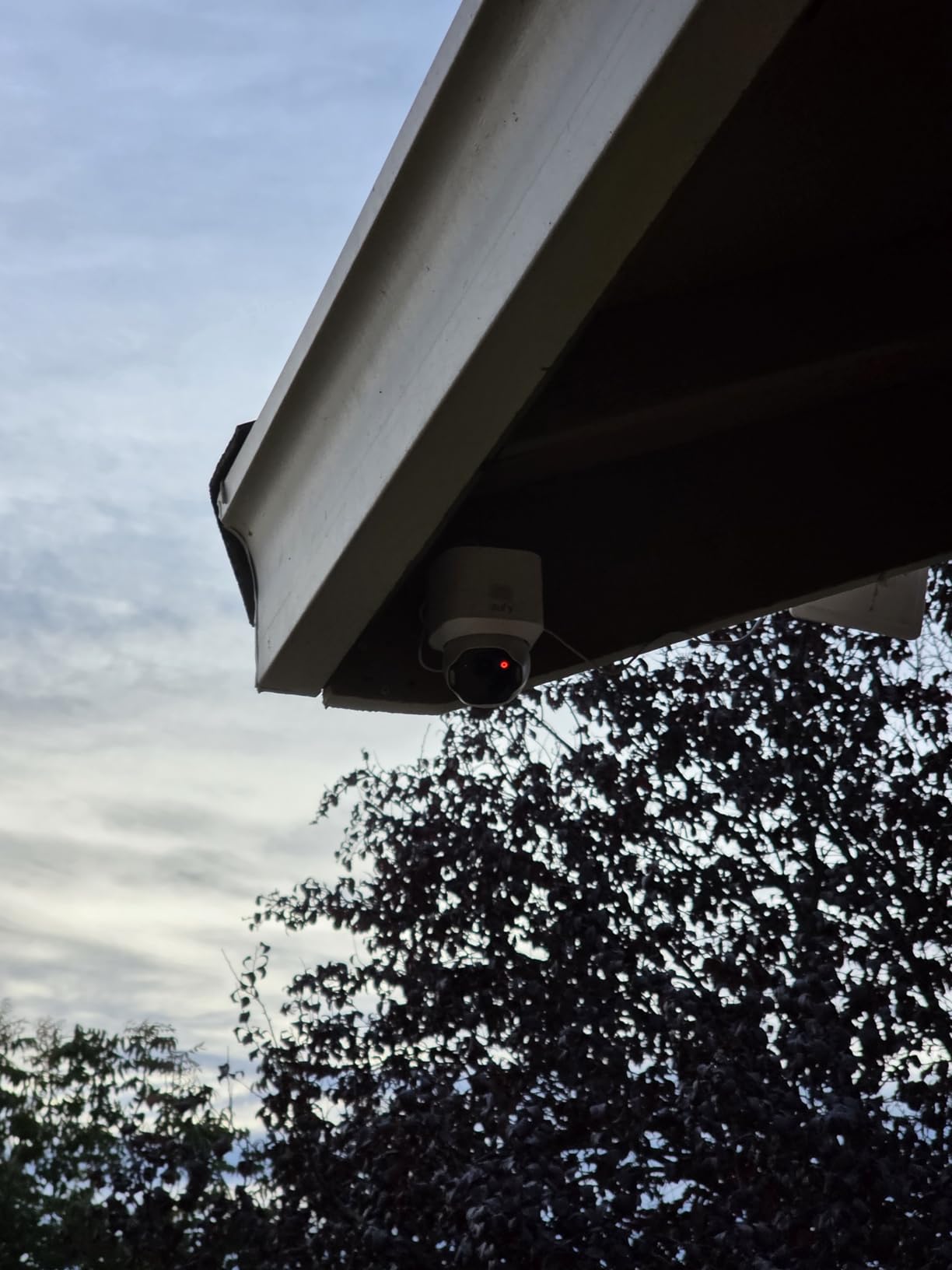 eufy Security SoloCam E42, 4-Cam Kit, 4K Solar Security Camera customer photo 1