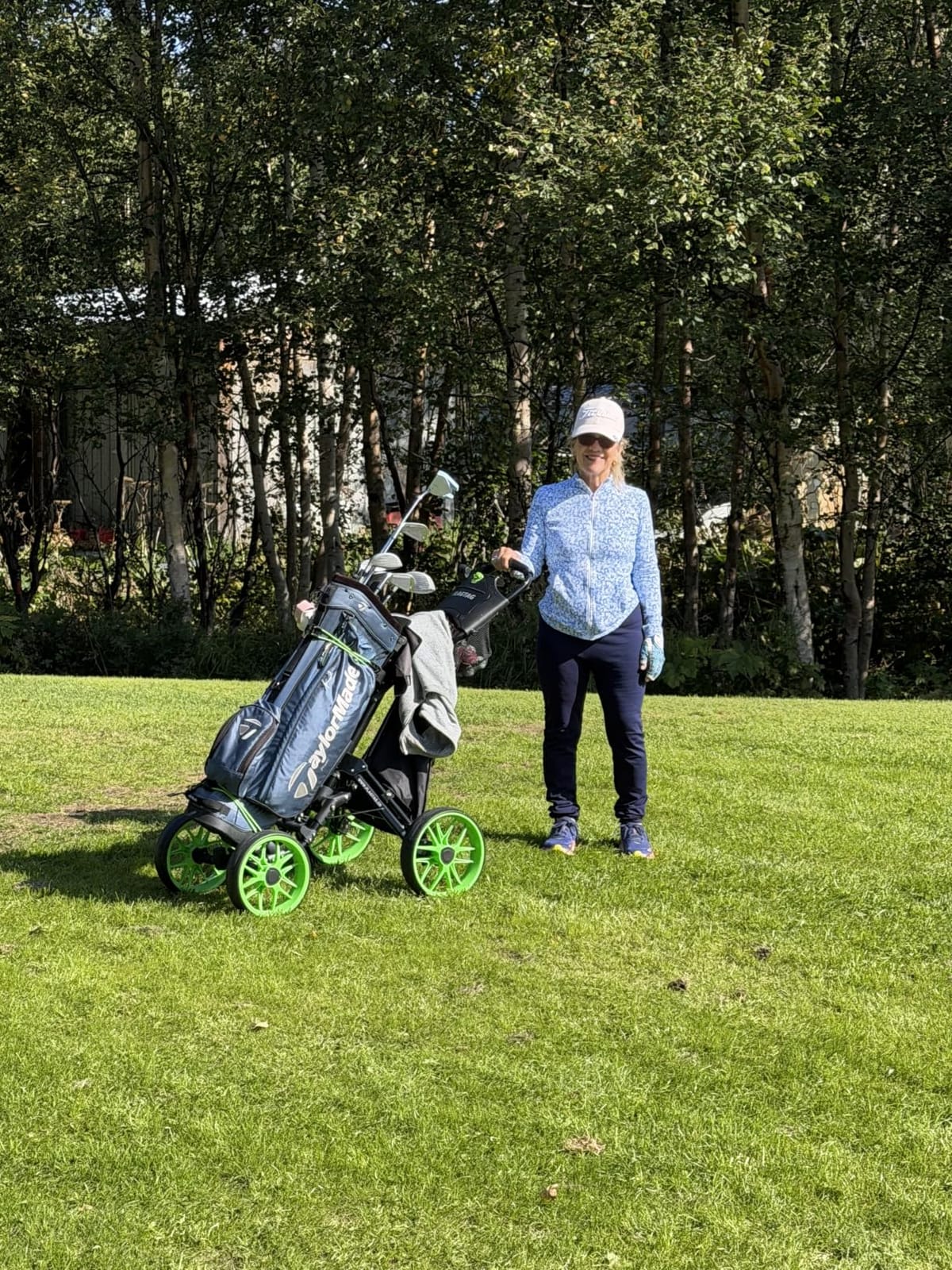 FLAGTAG Golf Push Cart 4-Wheels,Folding Golf Cart, Golf Pull cart with Cup Holder,Umbrella Holder,Cooler Bag, Foldable with one-Click,Handle Height Adjustable,Drink Holder,Walking Push cart customer photo 2
