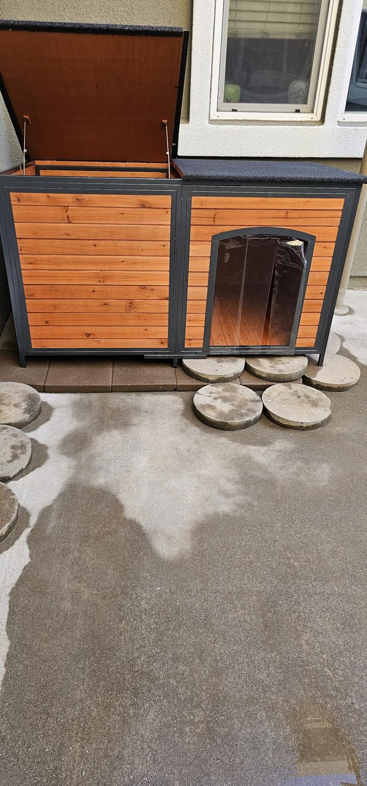 Extra Large Insulated Outdoor Dog House Weatherproof Chew-Proof Metal Frame customer photo 2