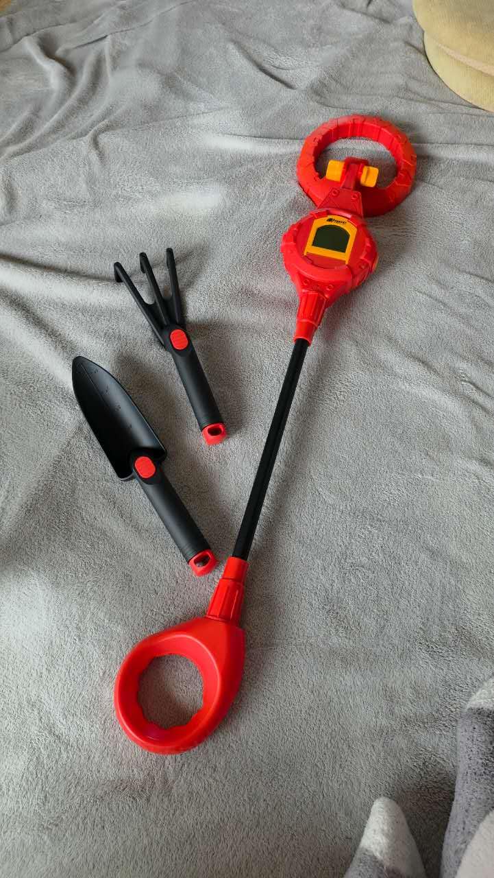PANCKY Metal Detector for Kids, IP68 Waterproof 3-10 Year Kids Metal Detector Kit with LCD Display, Automatic Sensitivity Adjustment, 6.6