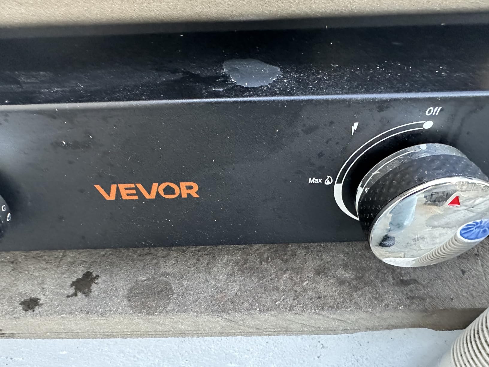 VEVOR Gas Griddle, 2 Burner Tabletop Griddle, 22 inch Portable Griddles Propane with Lid, Oil Drain Hole & Oil Collection Tray, 22000BTU Camping Flat Top Grill for Outdoor Cooking, Tailgating customer photo 2