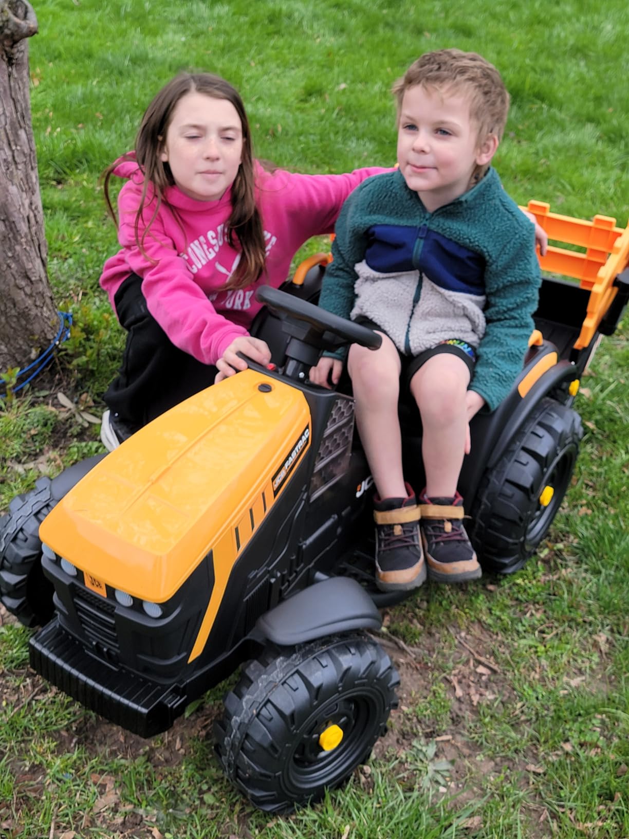 Licensed JCB 24V Ride on Toys, Electric Tractor for Big Kids 3-8 w/Trailer customer photo 2
