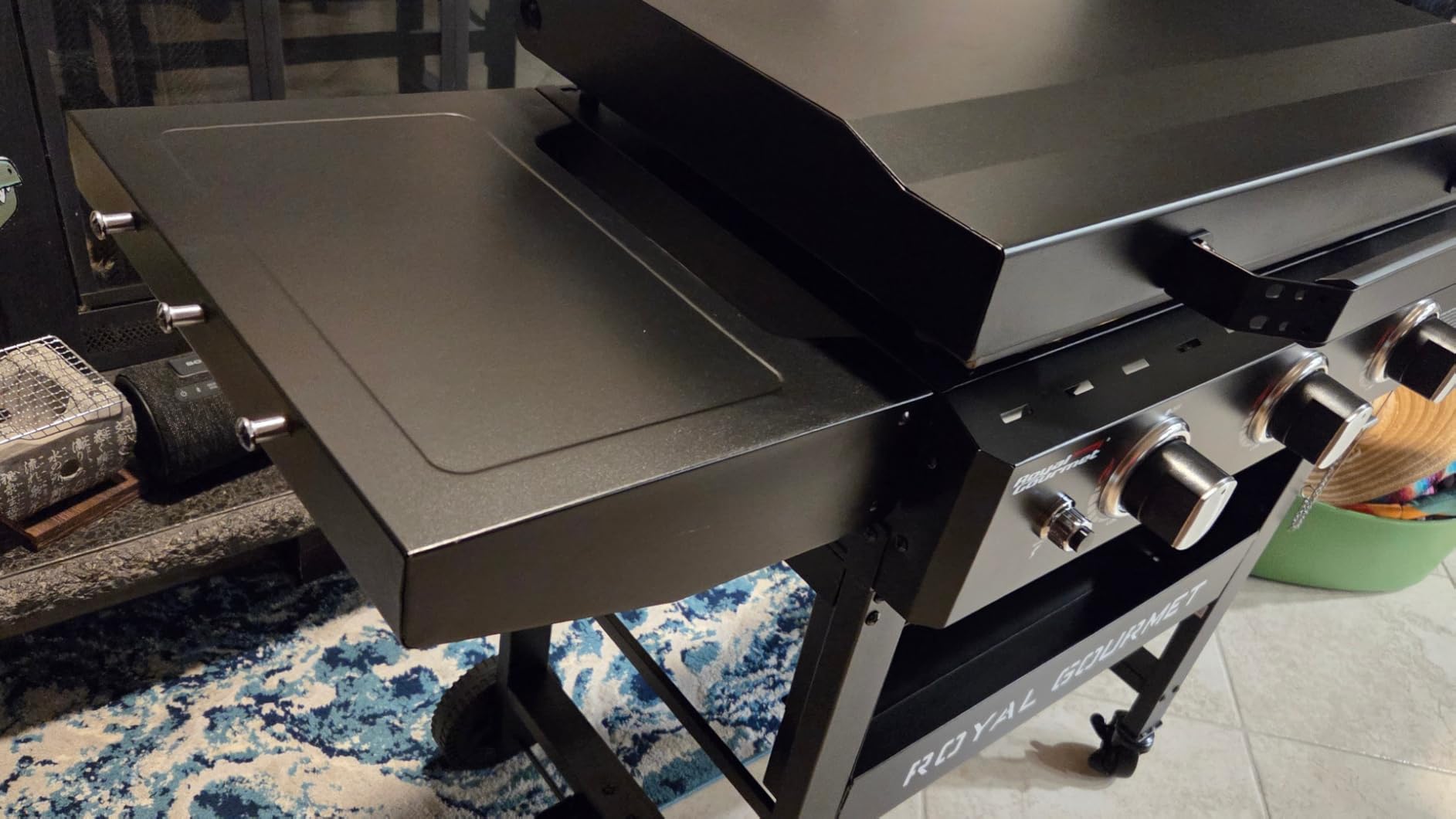 Royal Gourmet 3-Burner Gas Griddle with Hood, Collapsible Side Shelves customer photo 1