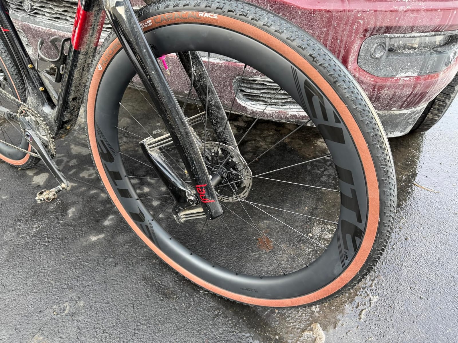 ELITEWHEELS Aero+ Gravel Wheels with Wing 20 Spokes Ratchet System 50T TPI Bearing Hub 32mm Inner Width Carbon Wheelset customer photo 2