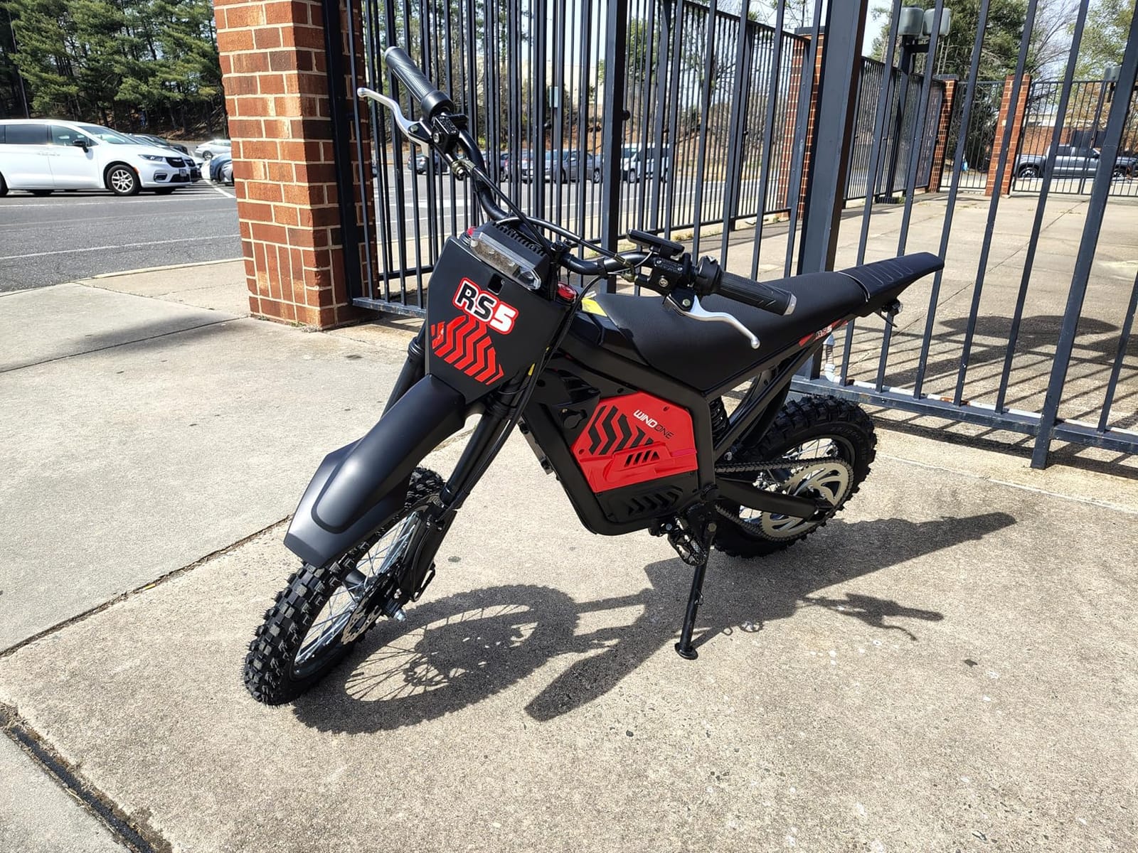Windone RS5 Electric Dirt Bike for Teens & Adults (13+), Up to 37 MPH customer photo 1