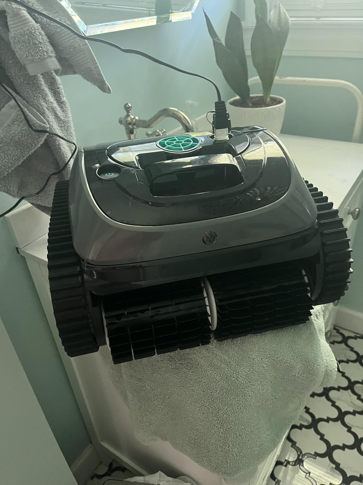 WYBOT C1 Cordless Robotic Pool Vacuum for Inground Pools, Professional customer photo 2