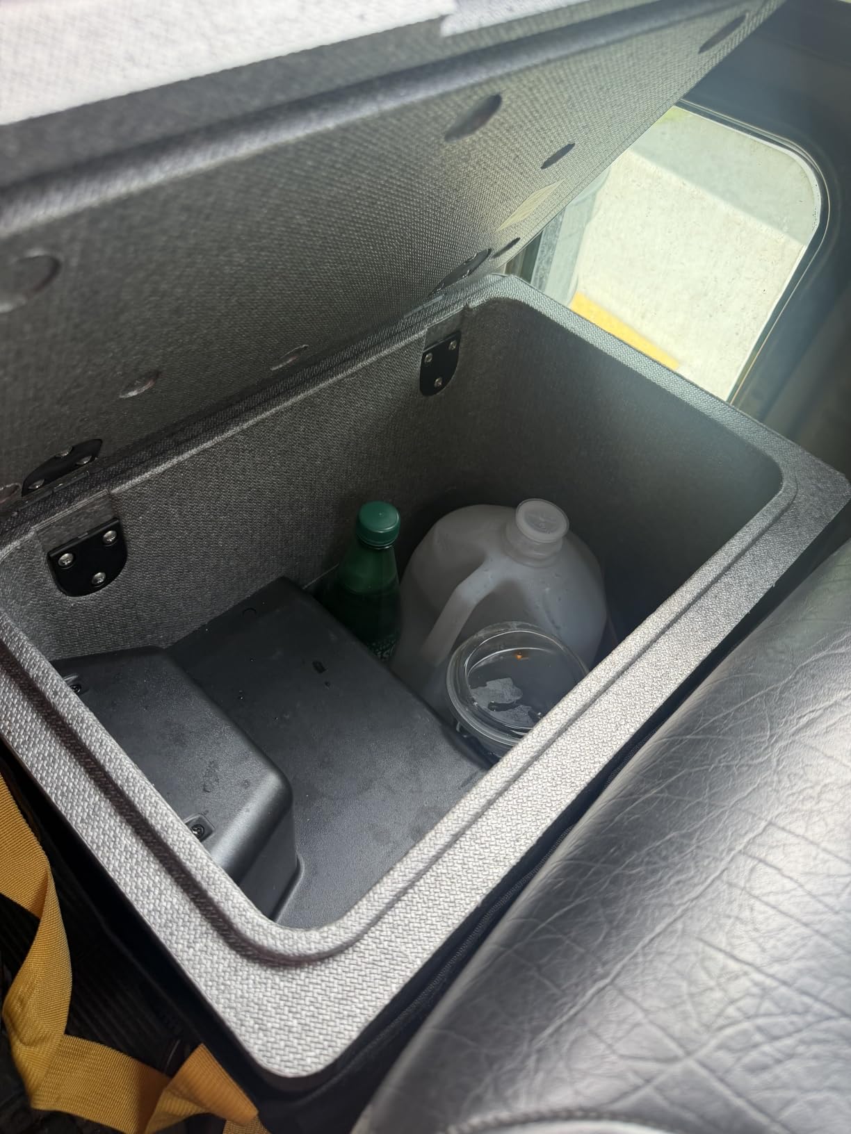 VEVOR 12 Volt Refrigerator, 42.3 QT/ 40L Car Fridge, Portable Ultra-Light EPP Freezer, APP Control Electric Compressor, 12V/24V DC, 14℉ to 50℉, for Truck Van RV SUV Boat Travel Camping ASIN B0GZB65DNP customer photo 1